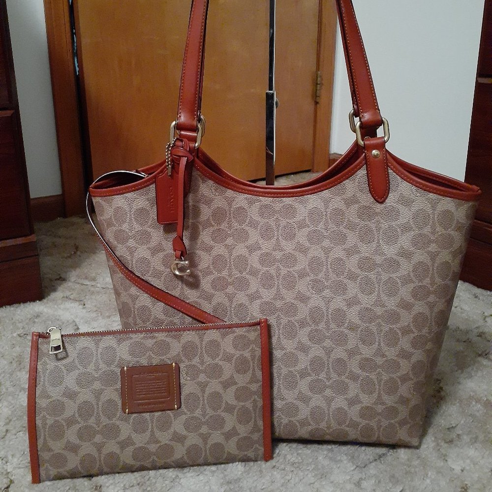 New Coach Signature Day Tote With Pouch ~ Tan/Rust